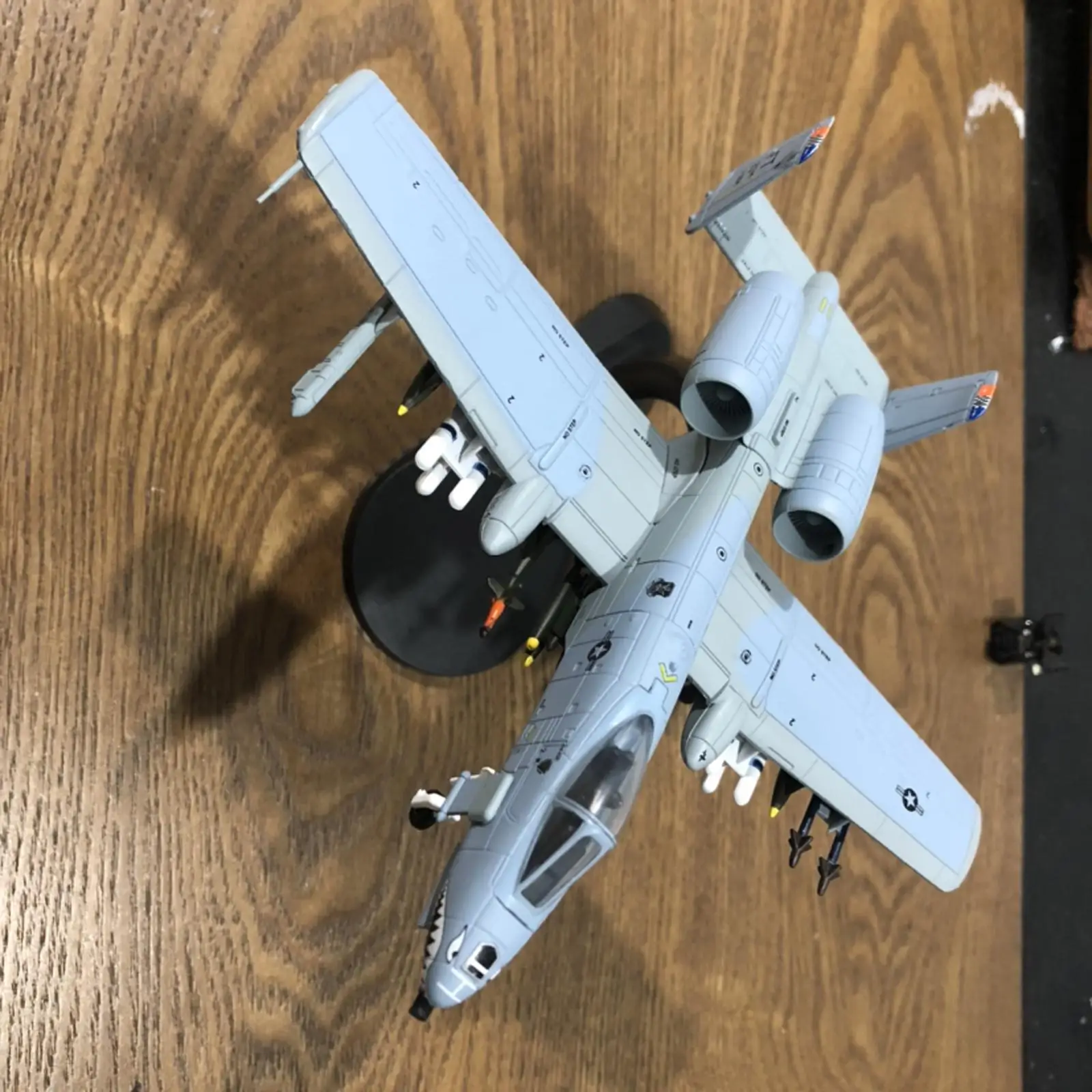 Baoblaze USA A-10 Attacker Aircraft 1:100 Scale Warthog Diecast Display Model with Stand Home Office Decoration or Gift