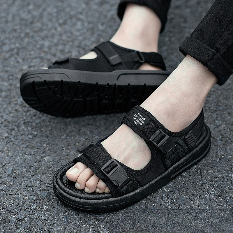 2025 New Summer Korean Version of Casual Trend Personalized Men's Beach Sandals Men Shoes
