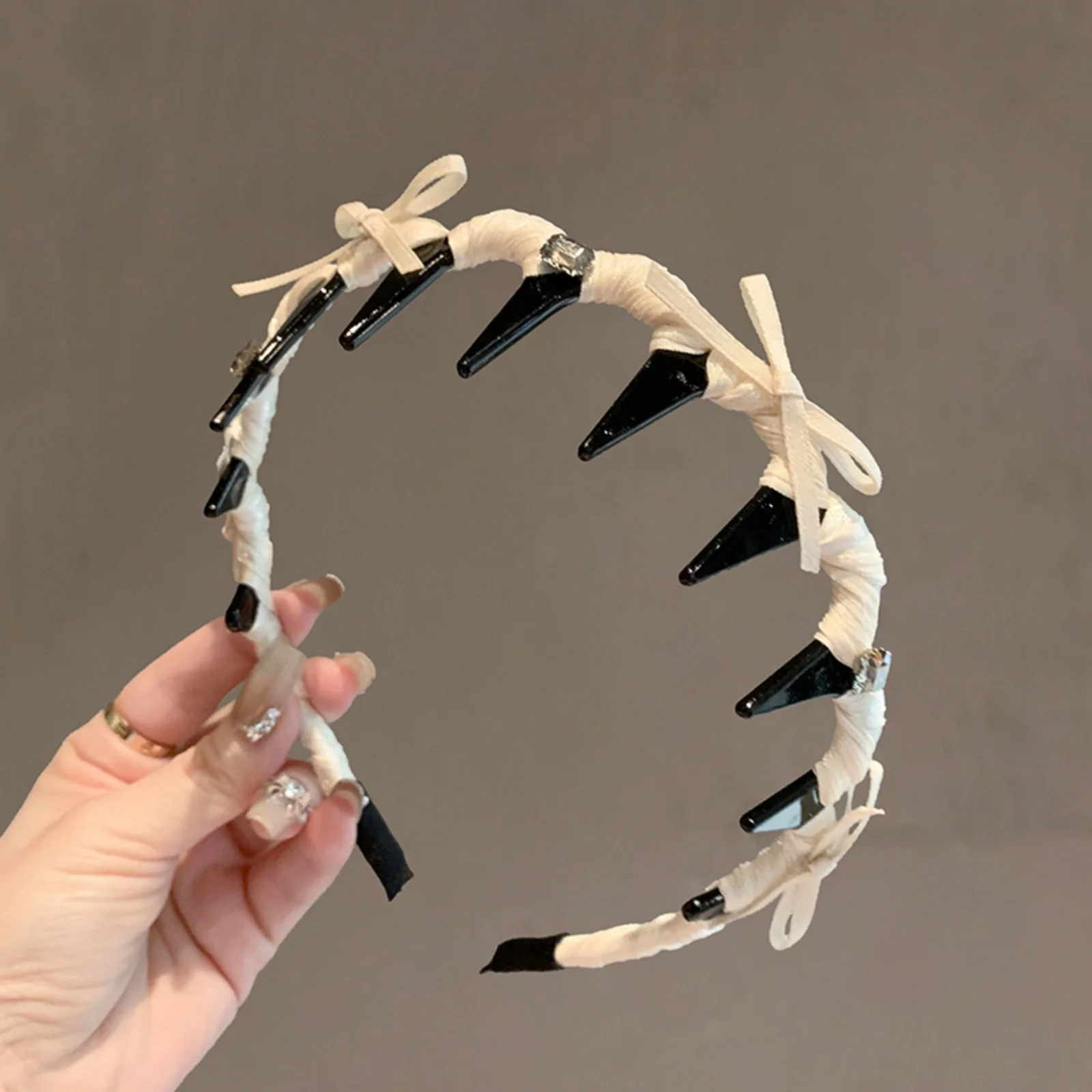 1PC Stylish Ribbon - Wrapped Hair Claw Headbands: Black & White with Rhinestones, Trendy Hair Accessories