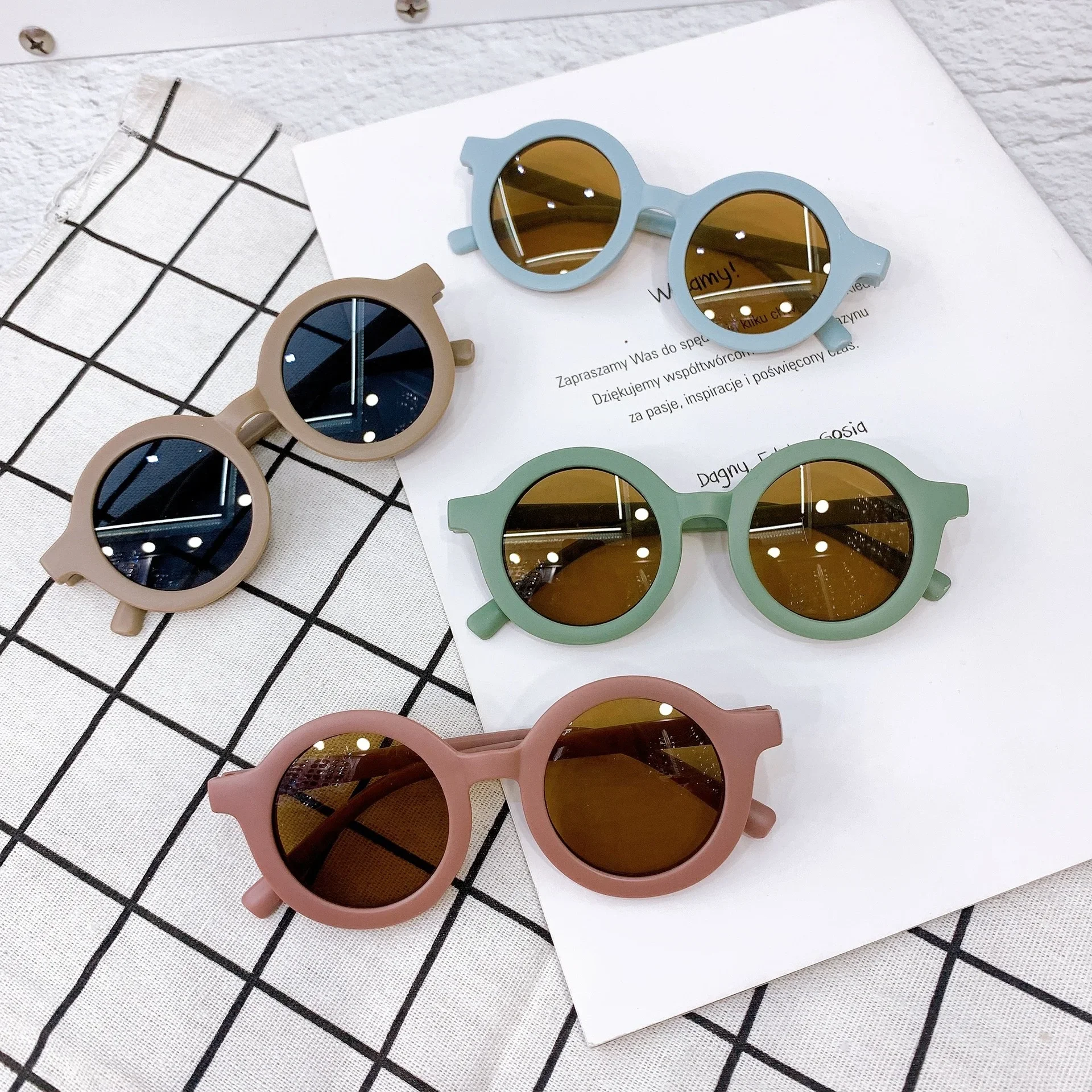

Cute kids Sunglasses parent child frosted glasses new 1-8 year old baby decorative Sunglasses trendy kids Sunglasses