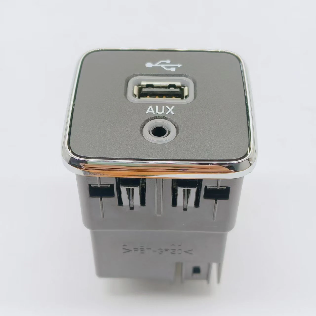 Front Charging Port USB AUX 5XG28DX9AC For-Jeep Cherokee Compass 53223309