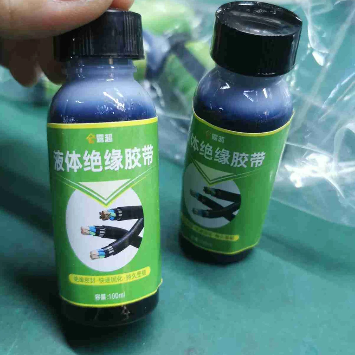 Description Picture 3 of item100ML Liquid Insulating Electrical Tape for Sealing Semiconductor Materials Repair Rubber Electrical Wire Cable Coat Fix Line