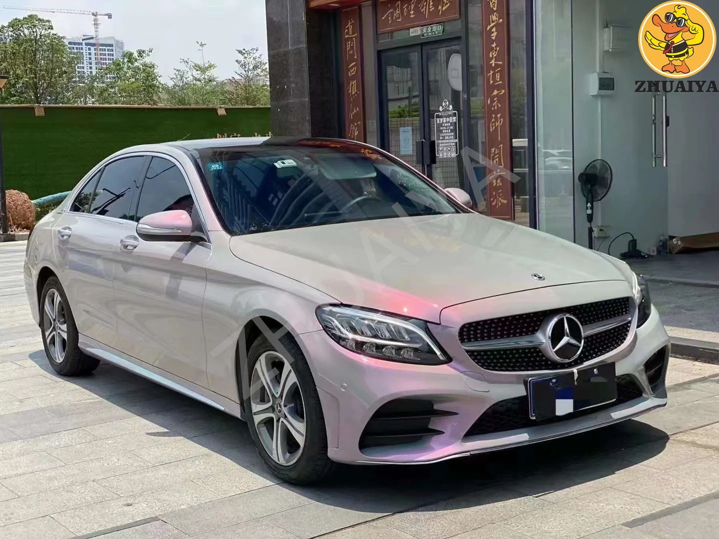 Рисунок 2 - Высококачественные автомобильные наклейки из ТПУ