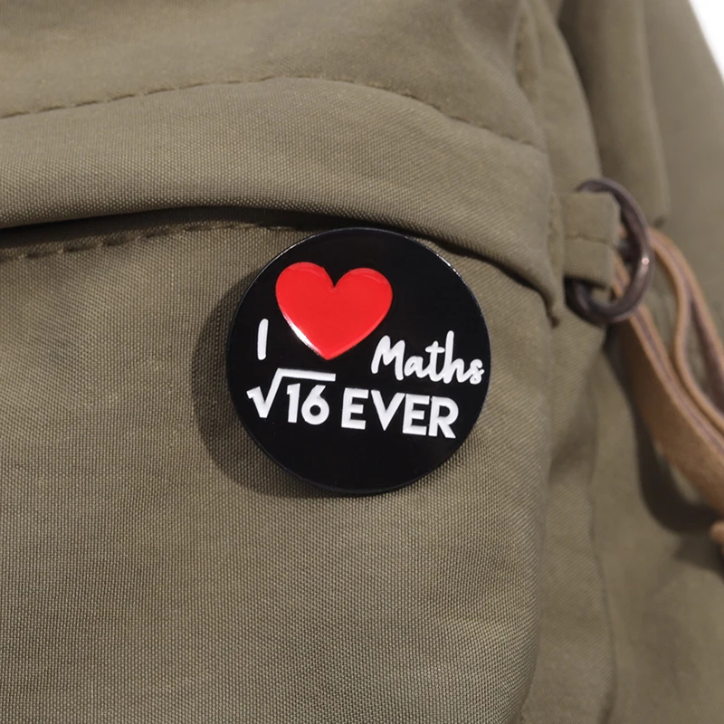 Kreative Cartoon Mathe Formel Emaille Pins chemische Wissenschaft Becher niedlichen Metall Broschen Biologie Moleküle Revers Abzeichen Kleidung Pin – Detail 3