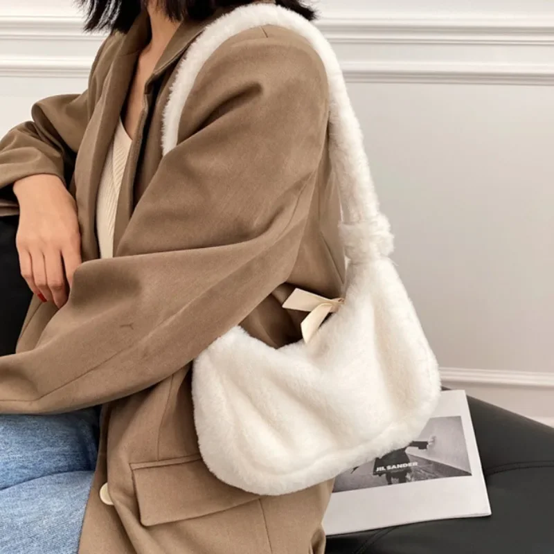 

New Winter Fashion Soft Plush Women Shoulder Bags Faux Fur Ladies Small Underarm Bag Female Furry Clutch Purse Handbags