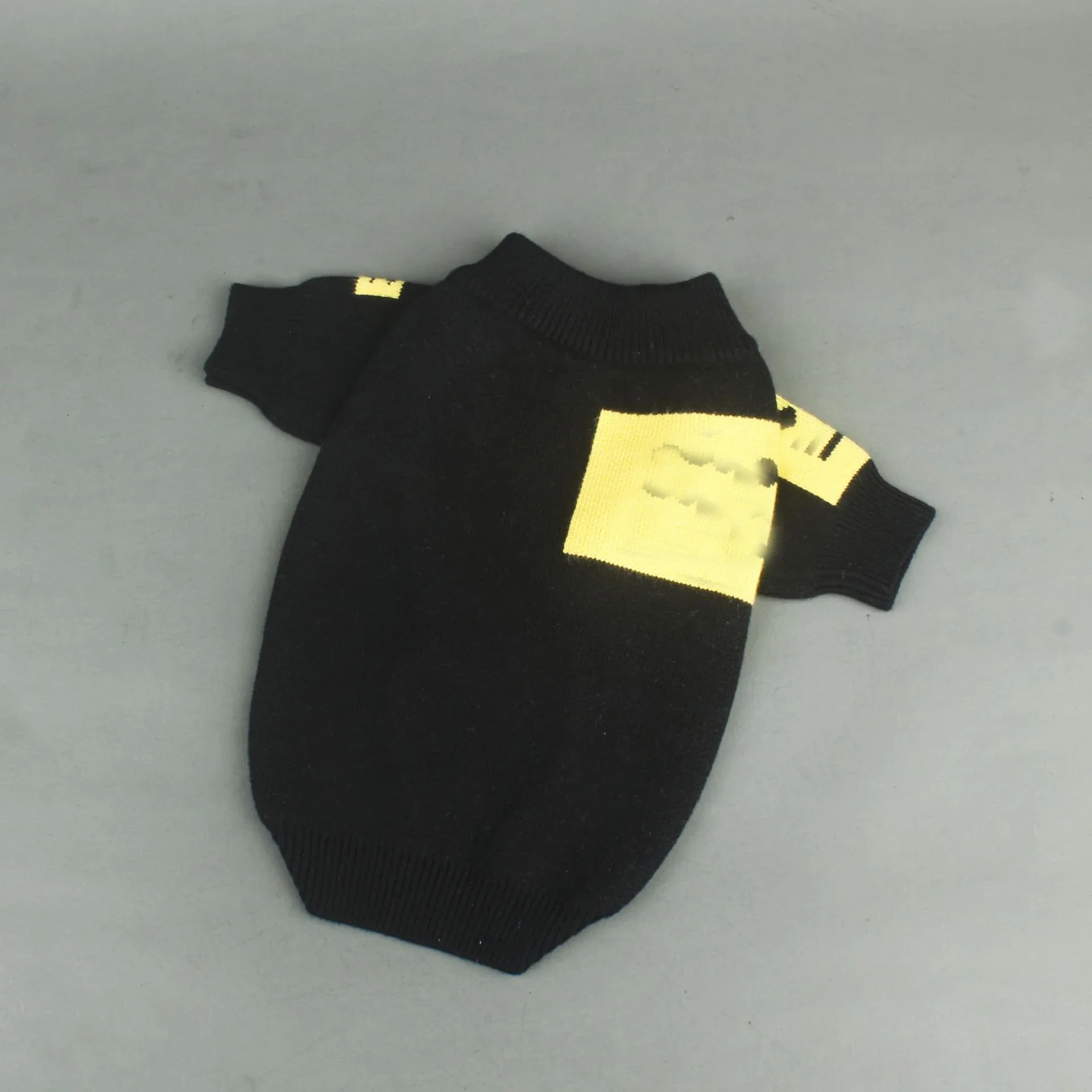

Designer Luxury Black Autumn and Winter Warm Fashion Sweater Small and Medium Dog Cat Fadou Corgi Dog Chihuahua CL0081