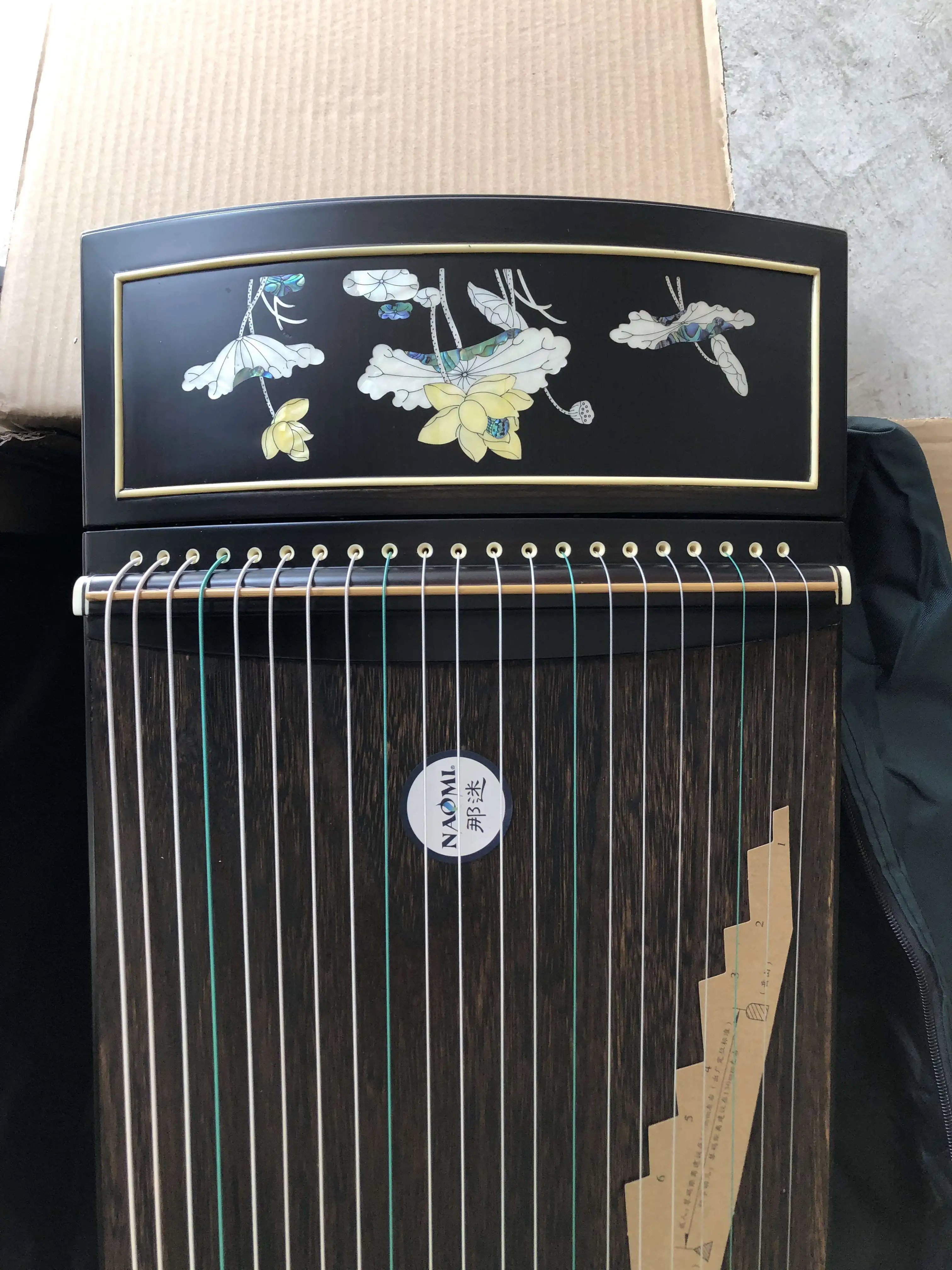 

NAOMI Advanced Level Black Sandalwood Guzheng Instrument 21 Strings Chinese Zither Lotus Pattern Inlay Harp Full Accessories