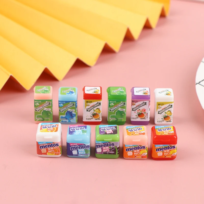 

5pcs Dollhouse Miniature Mini Pretend Play Chewing Gum Bottles Model Decor