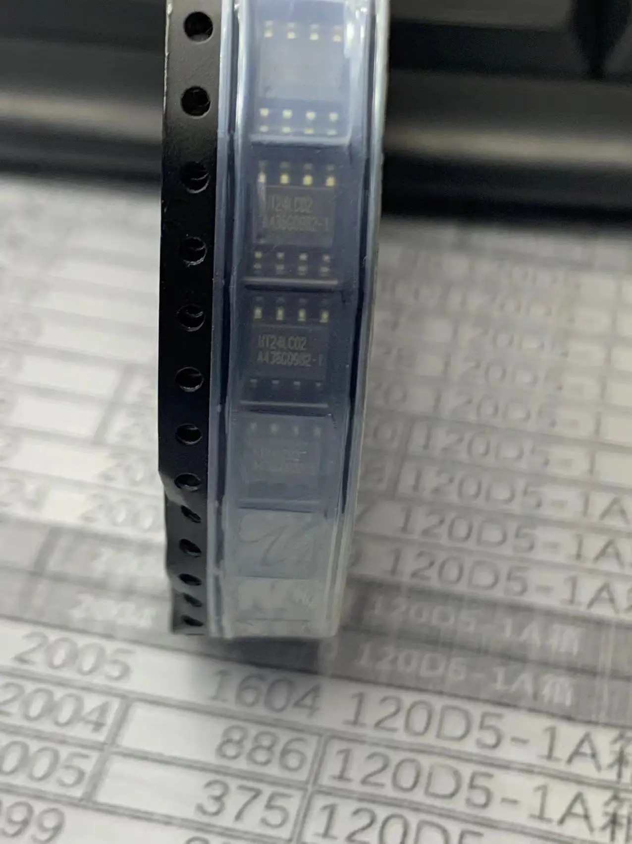 

24LC02 (1 шт.) оригинальные Товары в наличии