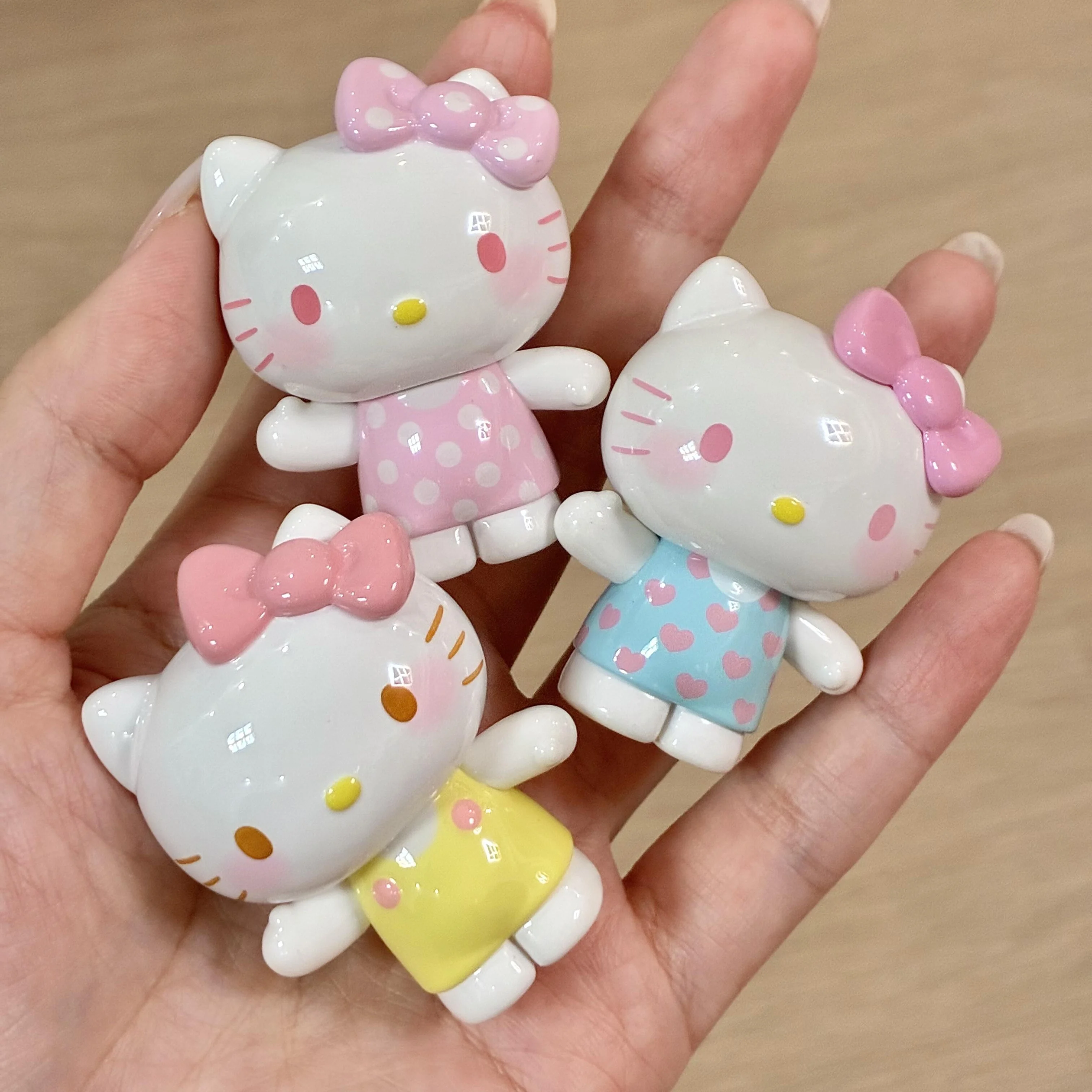 Sanrio Kawaii Hello Kitty Sommer Regenbogen Serie Blind Box Badeanzug Geburtstagsgeschenk Anime Cartoon Desktop-Deko Kinderspielzeug – Detail 2