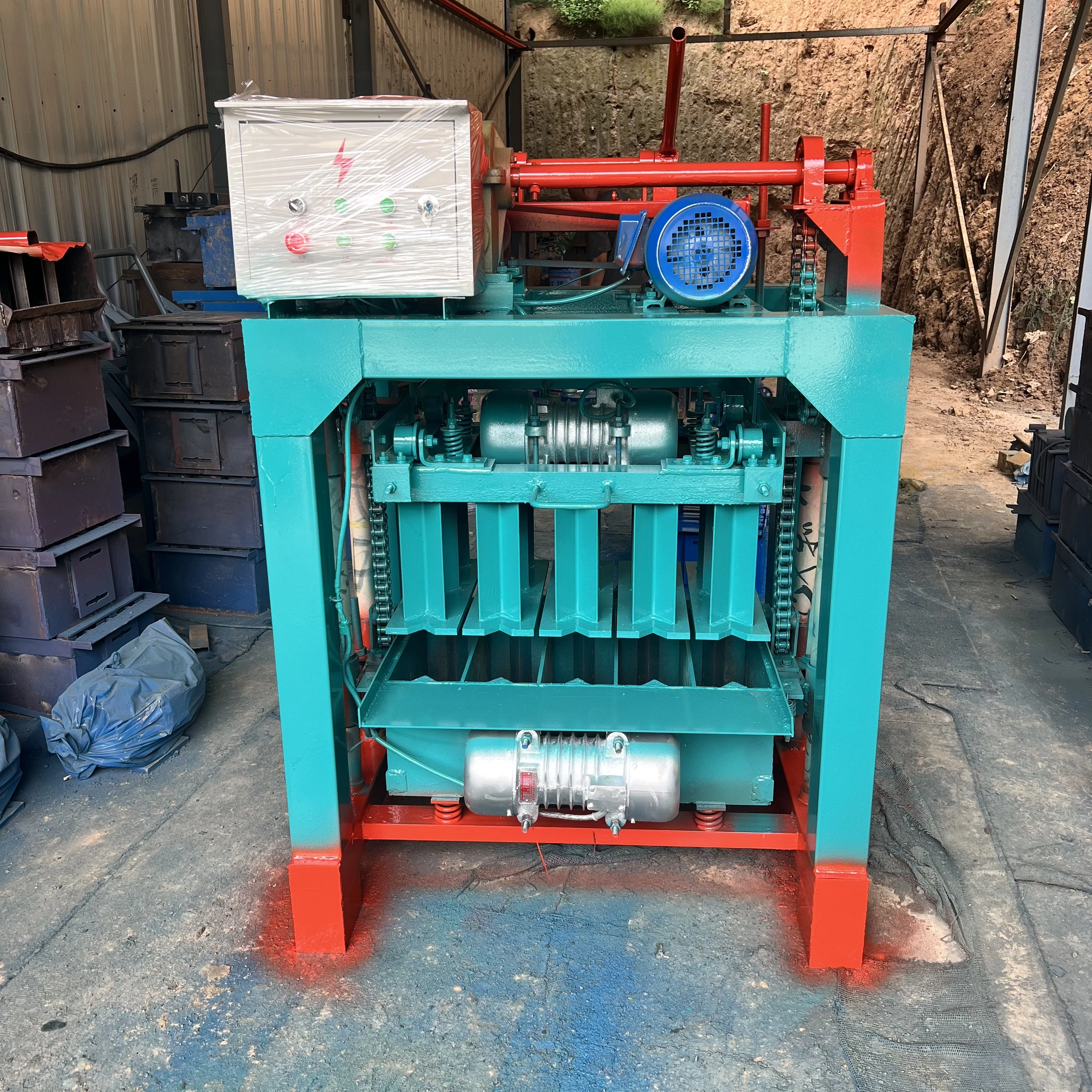 Machines semi-automatiques de fabrication de briques de ciment, avec trémie, machine de fabrication de blocs creux imbriqués, offre spéciale