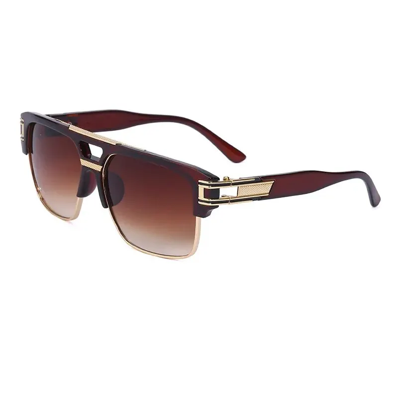 Chic Retro Square Frame Sunglasses with Transparent Design