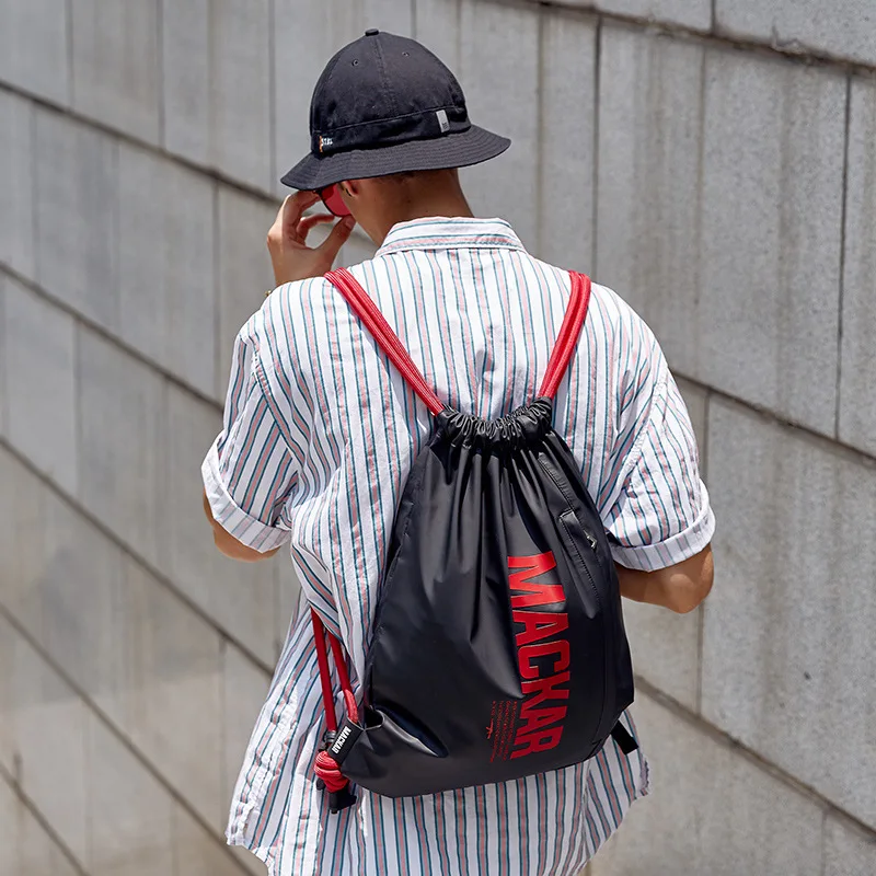

Fashionable fashion brand bunched shoulder shrink bag, drawstring bag basketball, football, gym bag