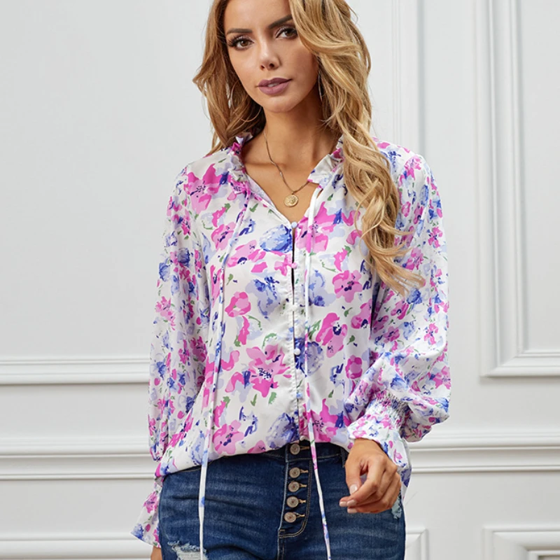

Блузка шифоновая свободного покроя с цветочным принтом, круглым вырезом и длинными рукавами-фонариками