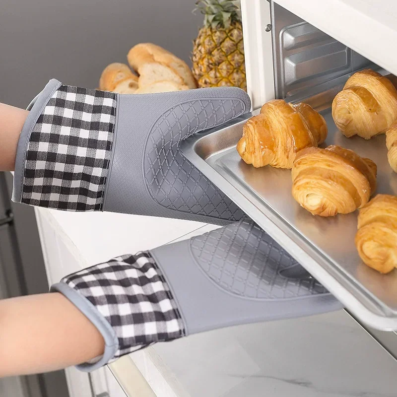 Silicone Oven Mitts, Anti Slip,Lengthened,Thickened,oven Gloves Heat Resistant Cooking Gloves Kitchen Anti Scalding Device