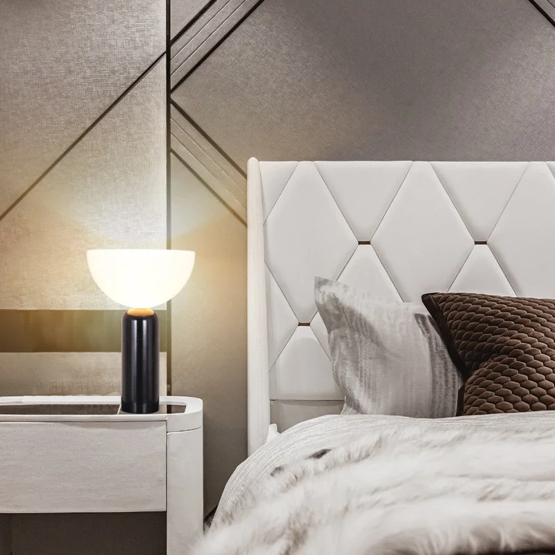 MINIMALIST VIBIA TABLE LAMP 