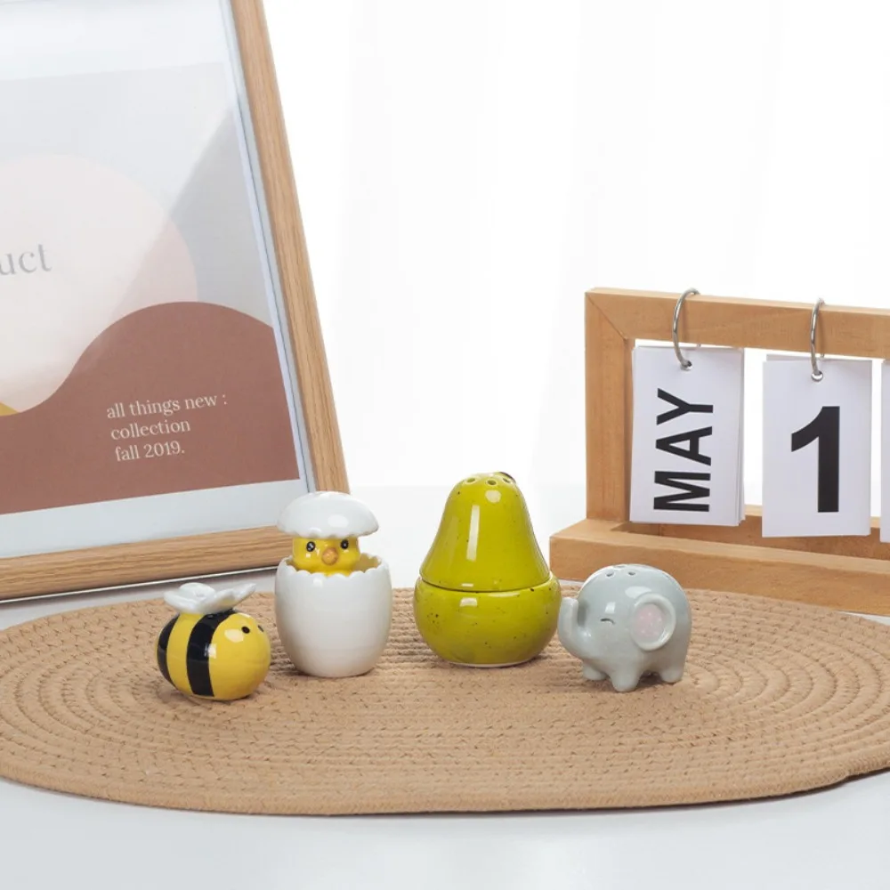 Ceramic Bee Salt Pepper Seasoning Bottle Painted Chicken Elephent Pear Shaped Seasoning Pot Large Hole Cartoon Animal Spice Jar