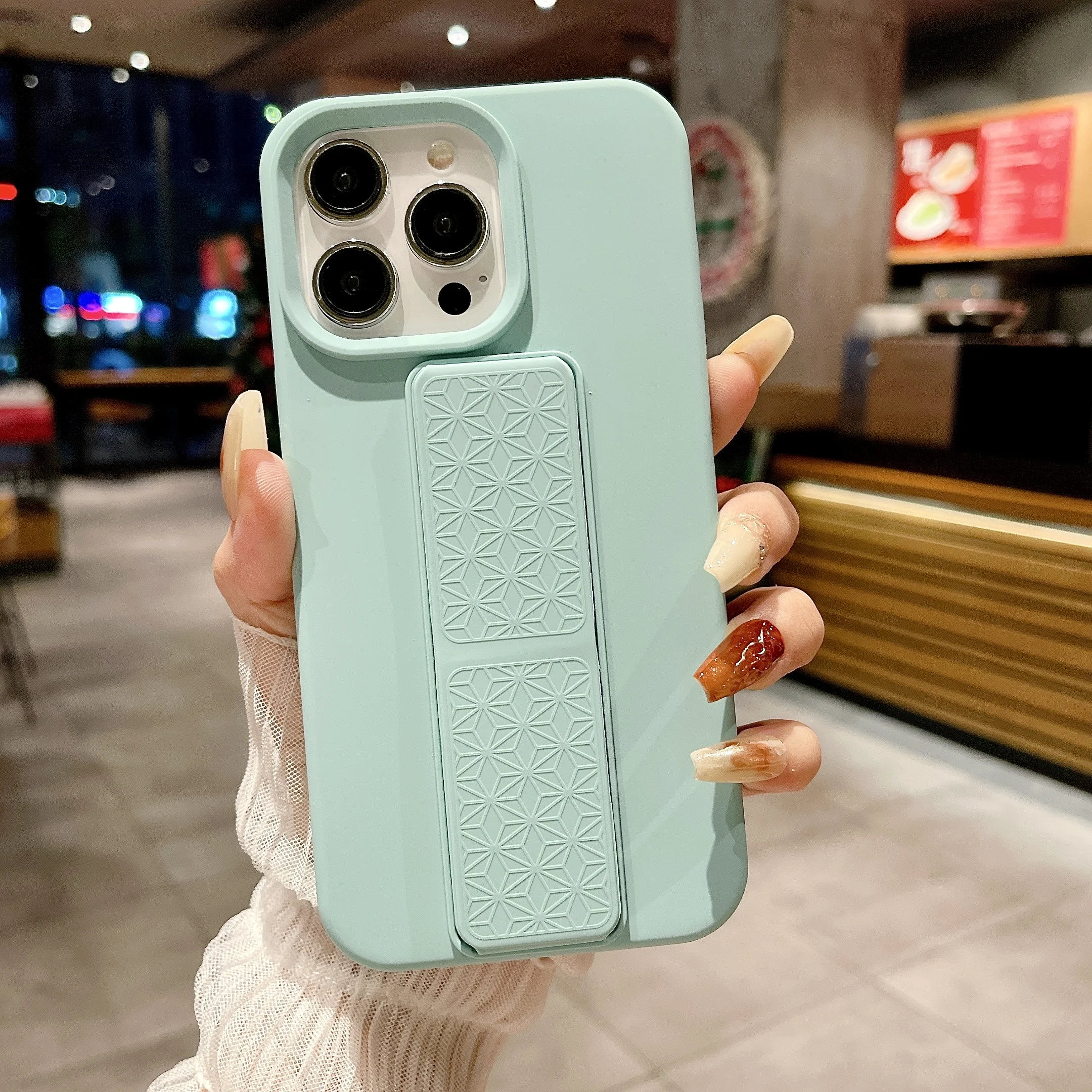 Luxury Liquid Silicone Phone Case with Textured Bracket - Soft, Creative Protection Capa
