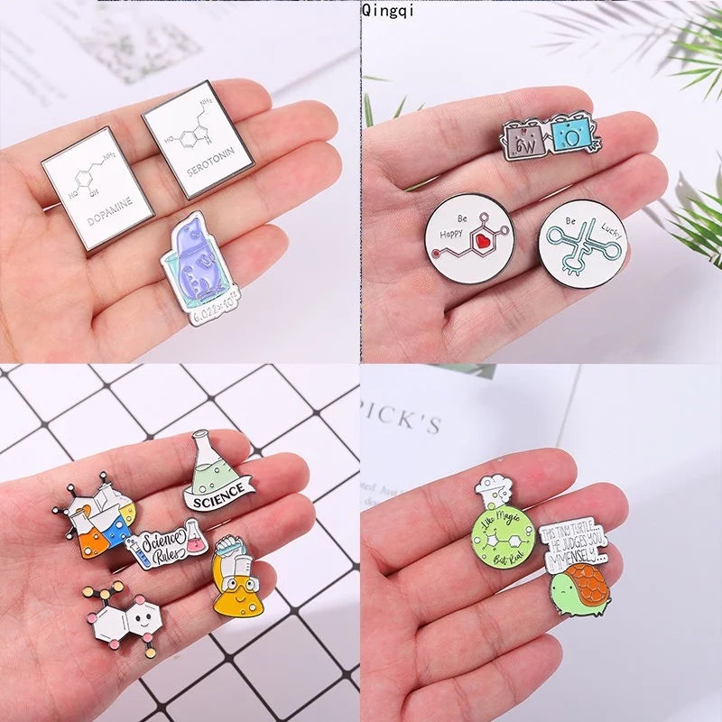 Interessante Emaille Pin Chemische Molekulare Struktur Brosche Element Kreative Schmuck Geschenk Becher Reagenzglas Brosche Abzeichen Revers – Detail 3