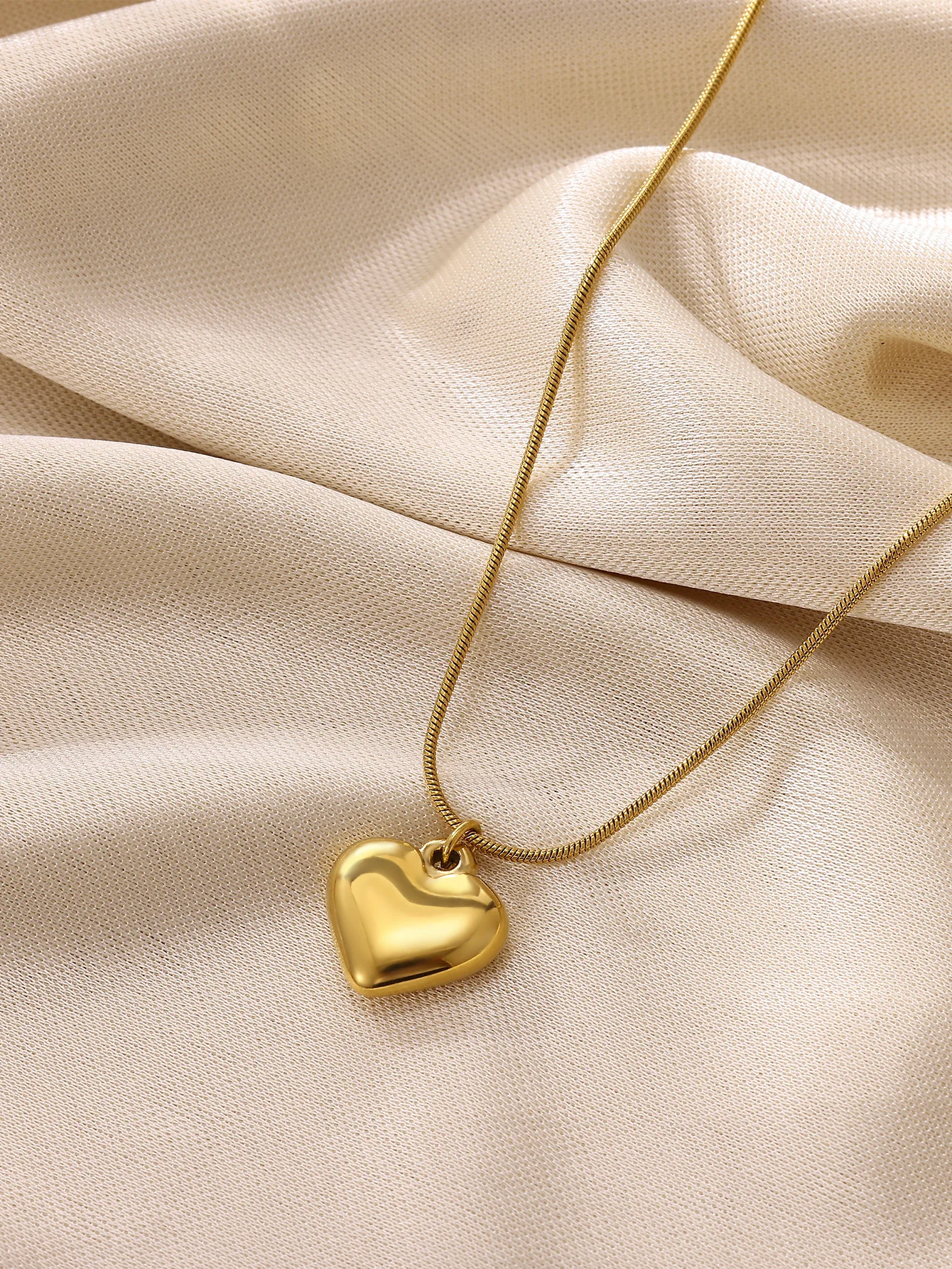 Stainless Steel Heart Necklaces 18K Gold Plated Pendant Charm Necklace