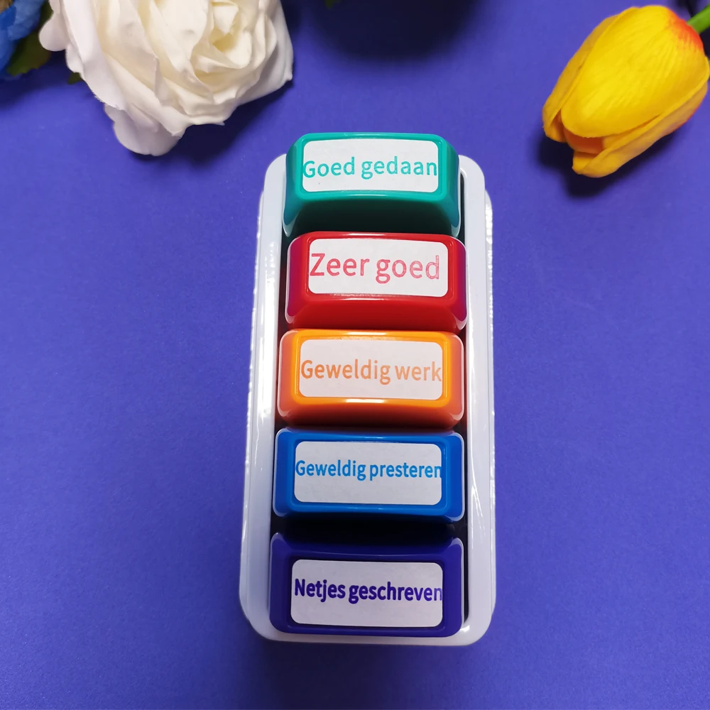 Color Teacher's Review Seal English Arabic Portuguese Dutch Spanish Russian Can Be Selected to Encourage the Child 5-Piece