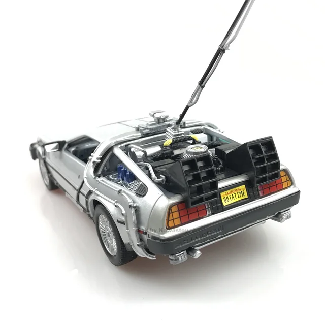 DELOREAN RETOUR VERS LE FUTUR III WELLY 22444 ECHELLE 1/24 EME