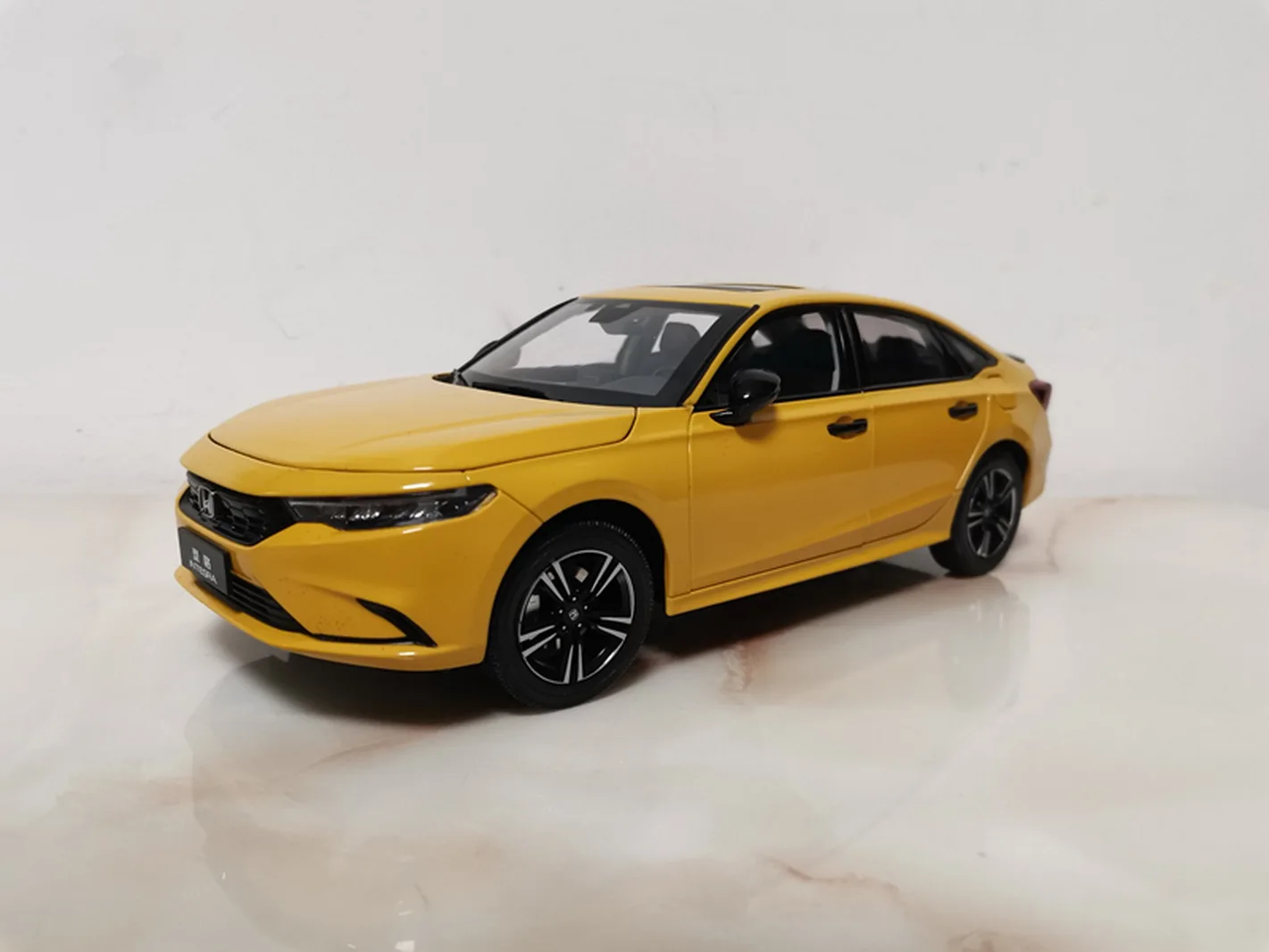 

1/18 Scale HONDA INTEGRA 2022 Yellow Diecast Car Model Toy Collection Gift Toy