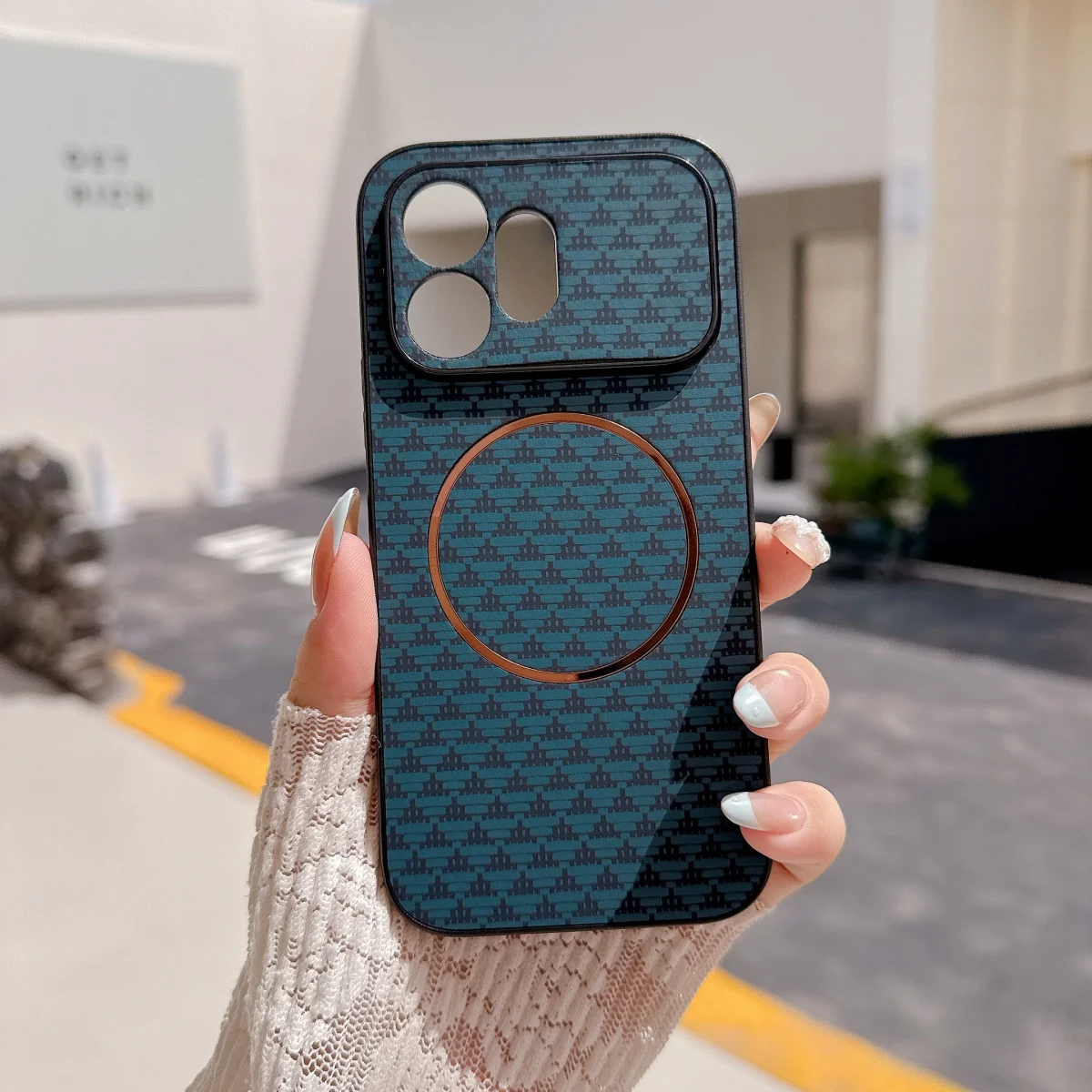 Kevlar Carbon Fiber Mountain Pattern Magnetic Case with Magsafe Wireless Charging Capability