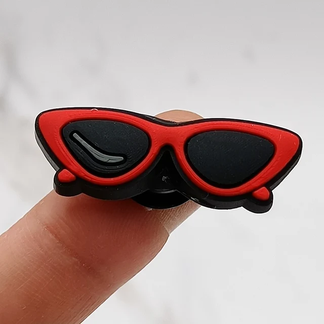 Dropshipping 1Pcs PVC Shoe Buckle Accessories Funny DIY Happy Holidays Shoes Decoration Jibz For Crocs Charms Kids Party Gift I