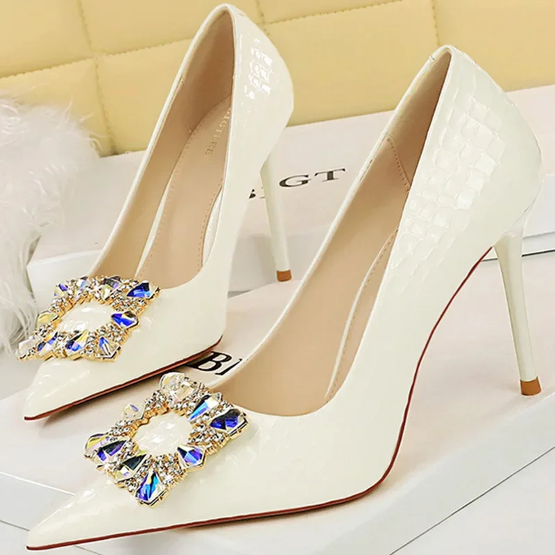 

Elegant Women's Crystal 9.5cm High Heels Pumps Designer Lady White Black Heels Pointed Toe Dress Wedding Shoes