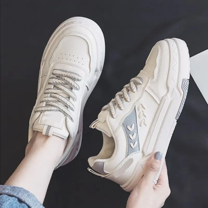 New Fashion White Women Sneakers Thick Bottom Walking Sports-Shoes Girls Trends Lace Up Casual Sneaker Women's Vulcanized Shoes