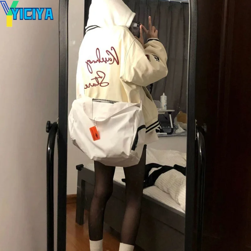 Рисунок 4 - Женская куртка-бомбер YICIYA с вышивкой