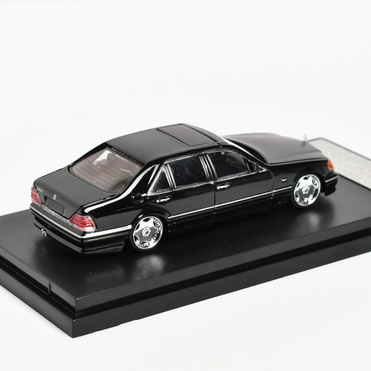 Street Weapon SW 1:64 S600 W140 Car Model 3