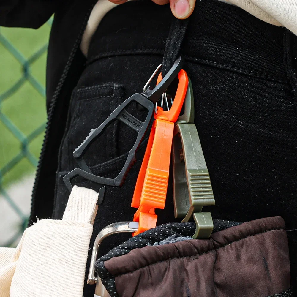 Description Picture 5 of itemOutdoor Glove Clip Multi-purpose Portable Hook Glove Grabber Clip  Camping Accsesorios Multi Tool  Hiking Accessories