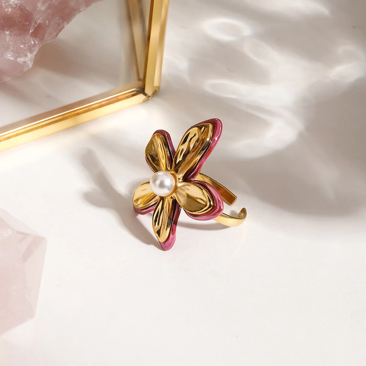 Fashion 18K Gold Plated Two-Color Flower Shaped Pearl Open Ring Stainless Steel Stackable Rings Design Daily Jewelry Party Gift