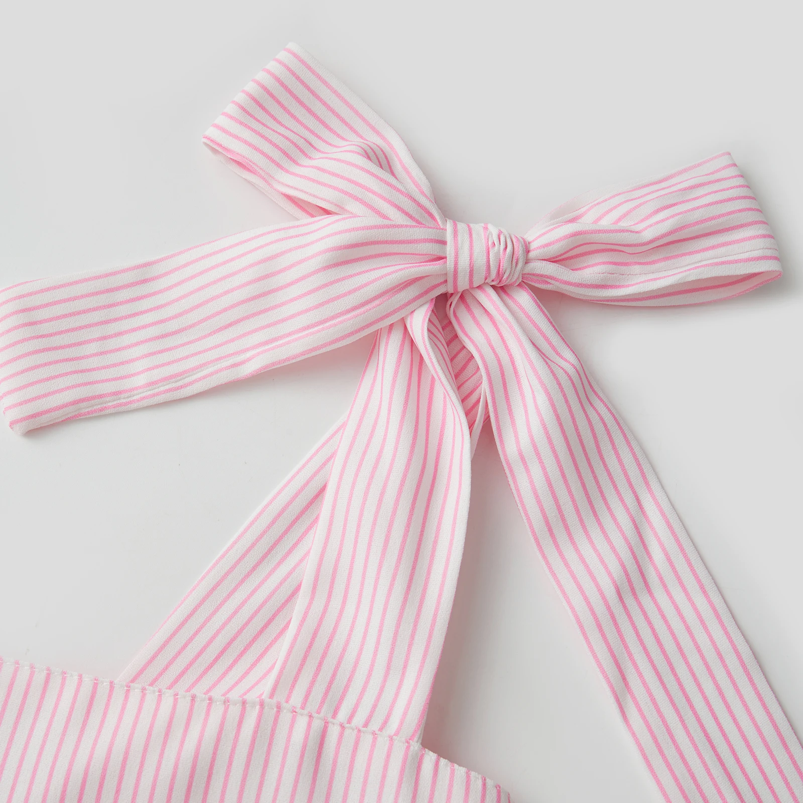 Women s V-Neck Sleeveless Floral Print Maxi Dress with Adjustable Straps Elegant Summer Beach Dress for Vacation or Party Wear