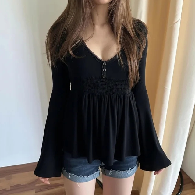 Pull en tricot pour femmes, chemisier Chic français, panneaux en dentelle, col bas, manches cloche, taille cintrée, haut trapèze, nouvelle collection 2025 1