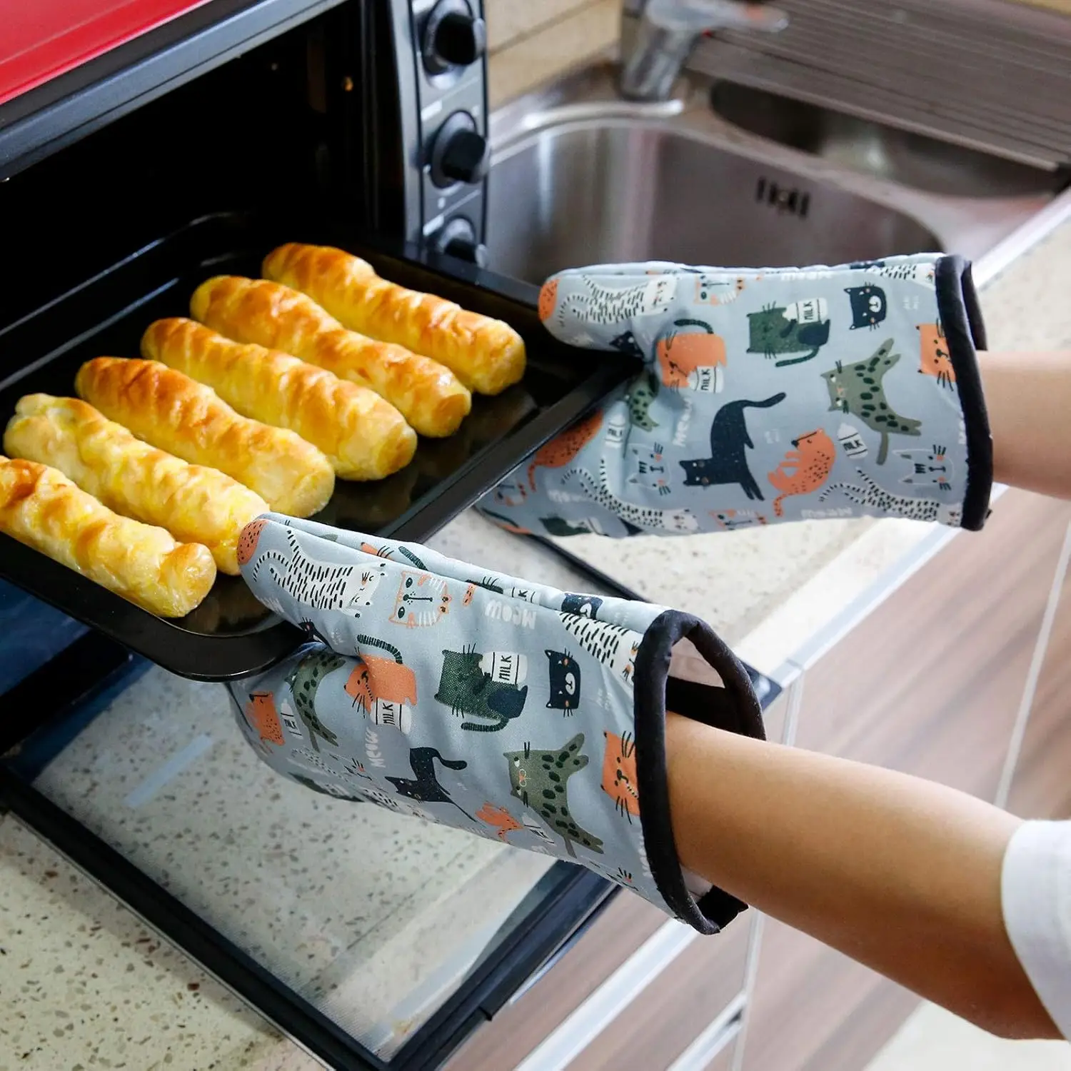 Silicone Oven Mitts Kitchen Gloves Silicone Oven Gloves Cotton Pot Holders 2pcs Microwave Mitts Gloves Thickened Heat Resistant Soft Cotton Cat Print Oven Gloves Kitchen Oven Mitts Baking Accessories