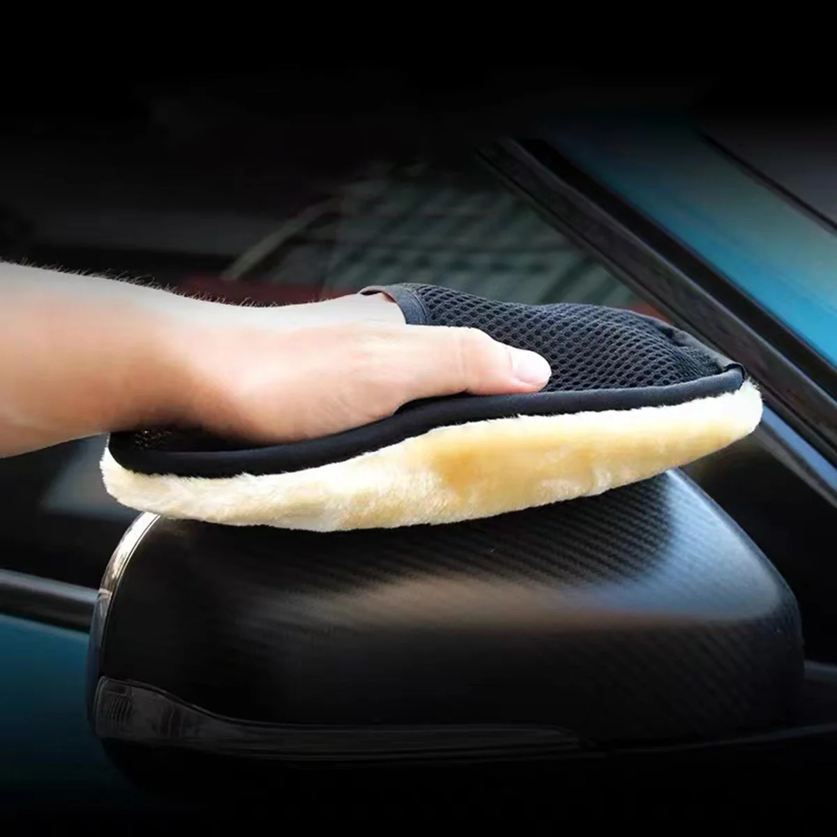 Car wash gloves Car cleaning supplies Wool fleece thickened car wash gloves wiping and waxing