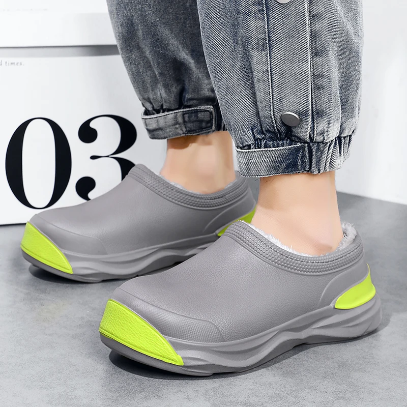 STRONGSHEN Men Plush Warm Chef Shoes Outdoor Garden Clogs Proffesional Waterproof Oilproof Non-Slip Kitchen Shoes for Pet Work
