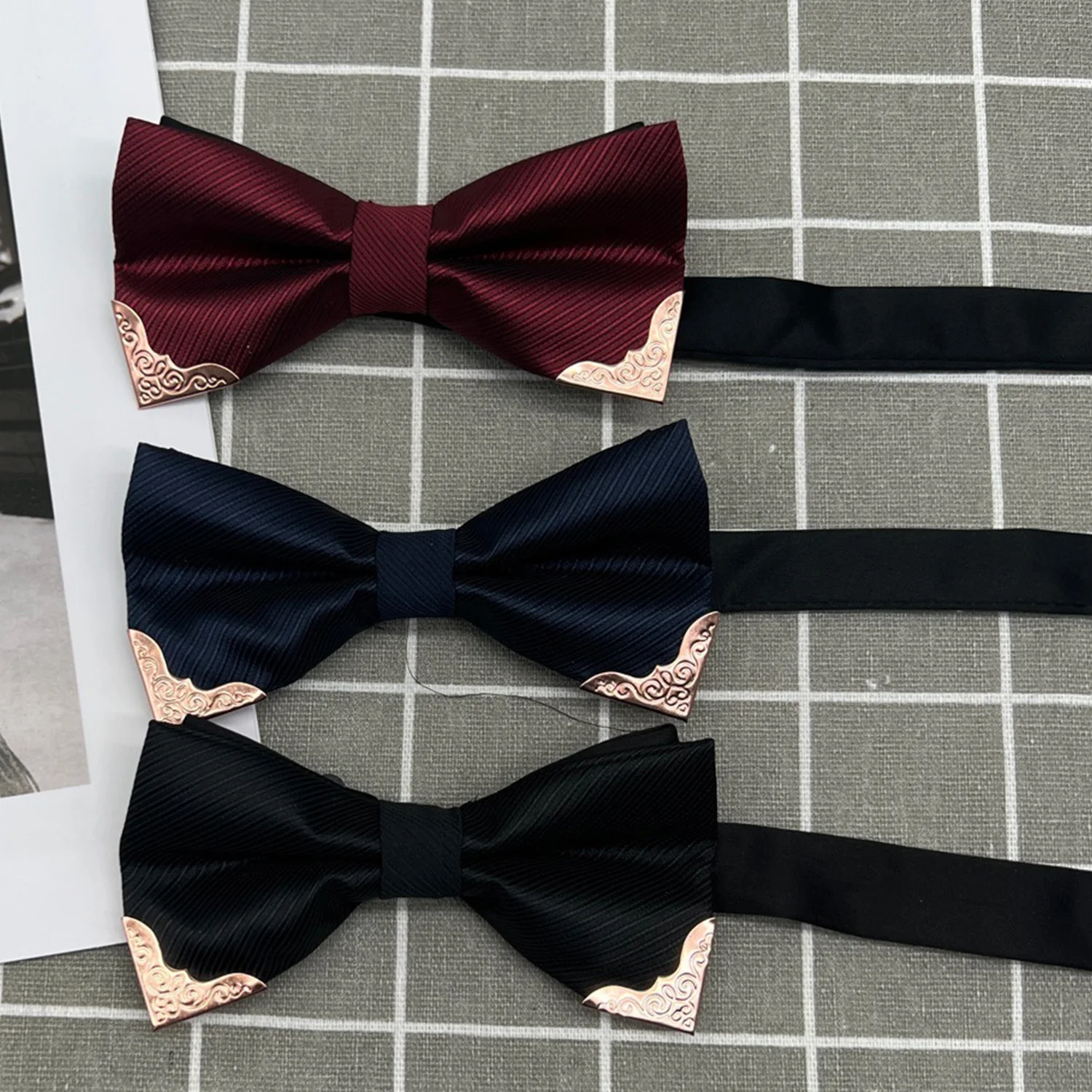 

Men's Solid Black Wine Red Bow Ties Formal Dress Wedding Bowties For Men Leisure Metal Bling Butterfly Bowknot Banquet Cravat