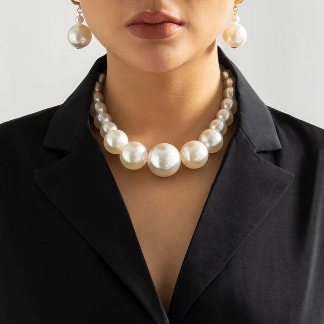 Aegte Queen Style Pearl Drop Earrings & Necklace Set