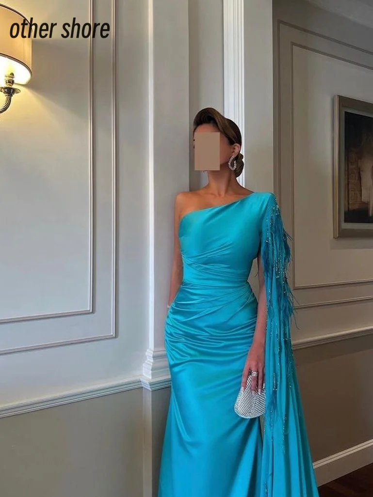 Inne brzegi eleganckie seksowne niebieskie pióra w stylu Vintage z koralikami na jedno ramię dostosowują formalna okazja sukienka na studniówkę suknie wieczorowe