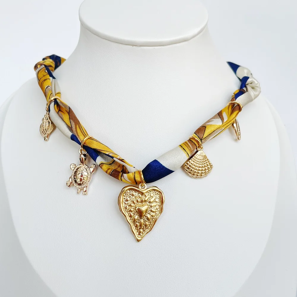 PlatiNum Bandana Necklace - Styling