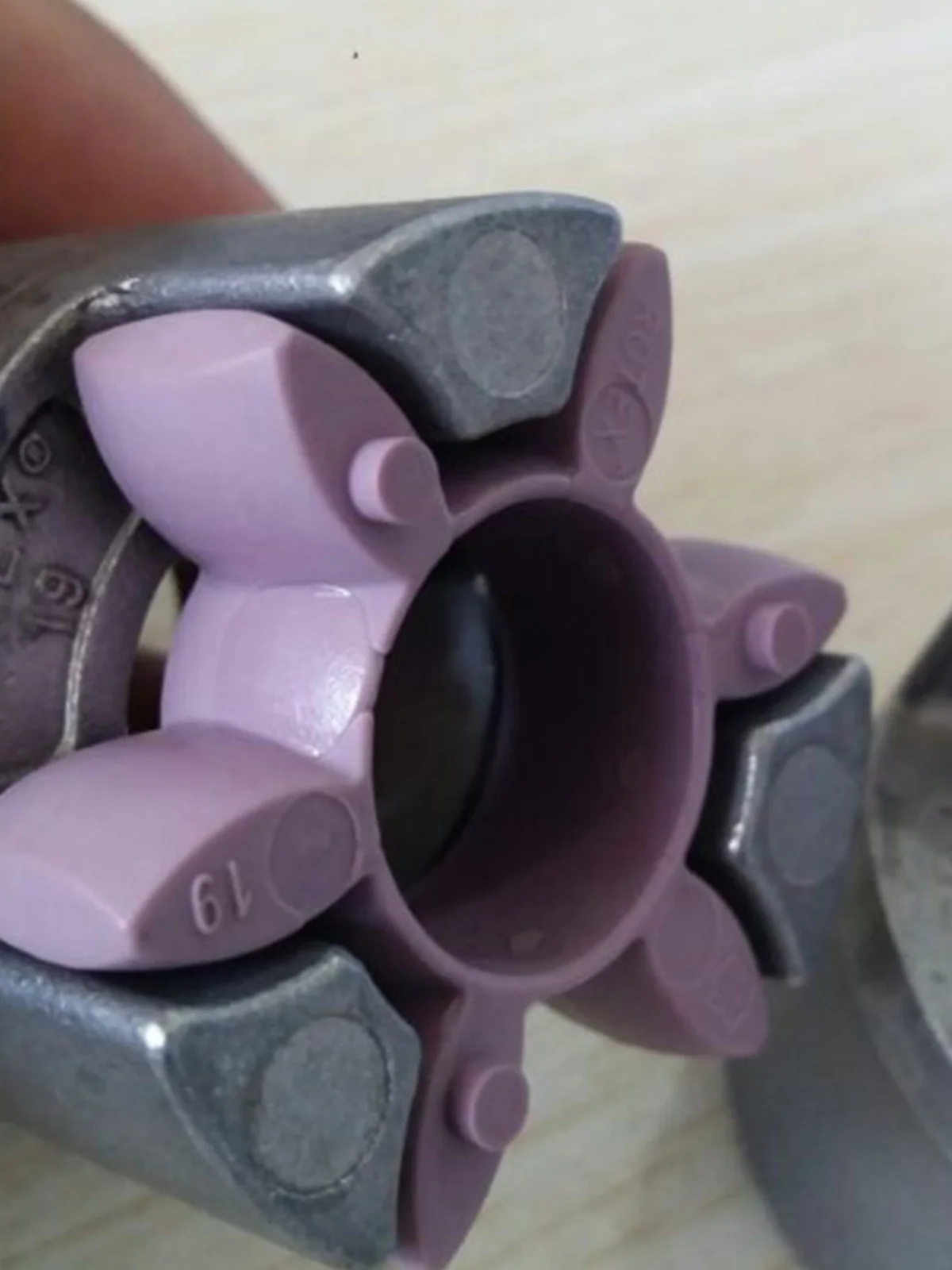 

KTR ROTEX19 Coupling Matched with Elastomer Shock Absorber Rubber Block T-PUR Plum Blossom Disc Washers Takeover