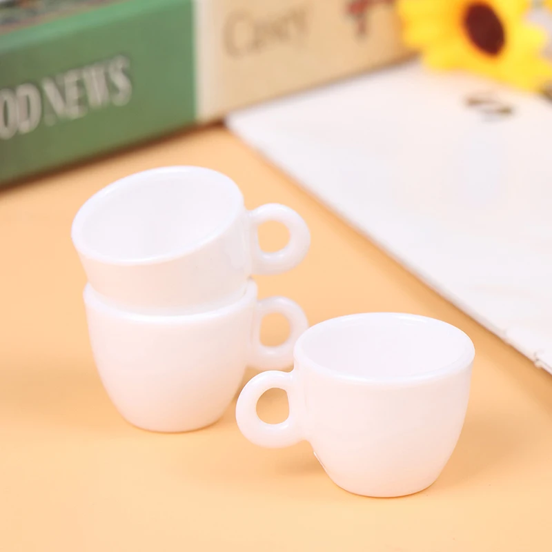 

3Pcs 1/6 Dollhouse Mini White Plastic Coffee Cups Tableware Toy Dollhouse Miniature Kitchen Toys 3*2.5cm/1.18*0.98in