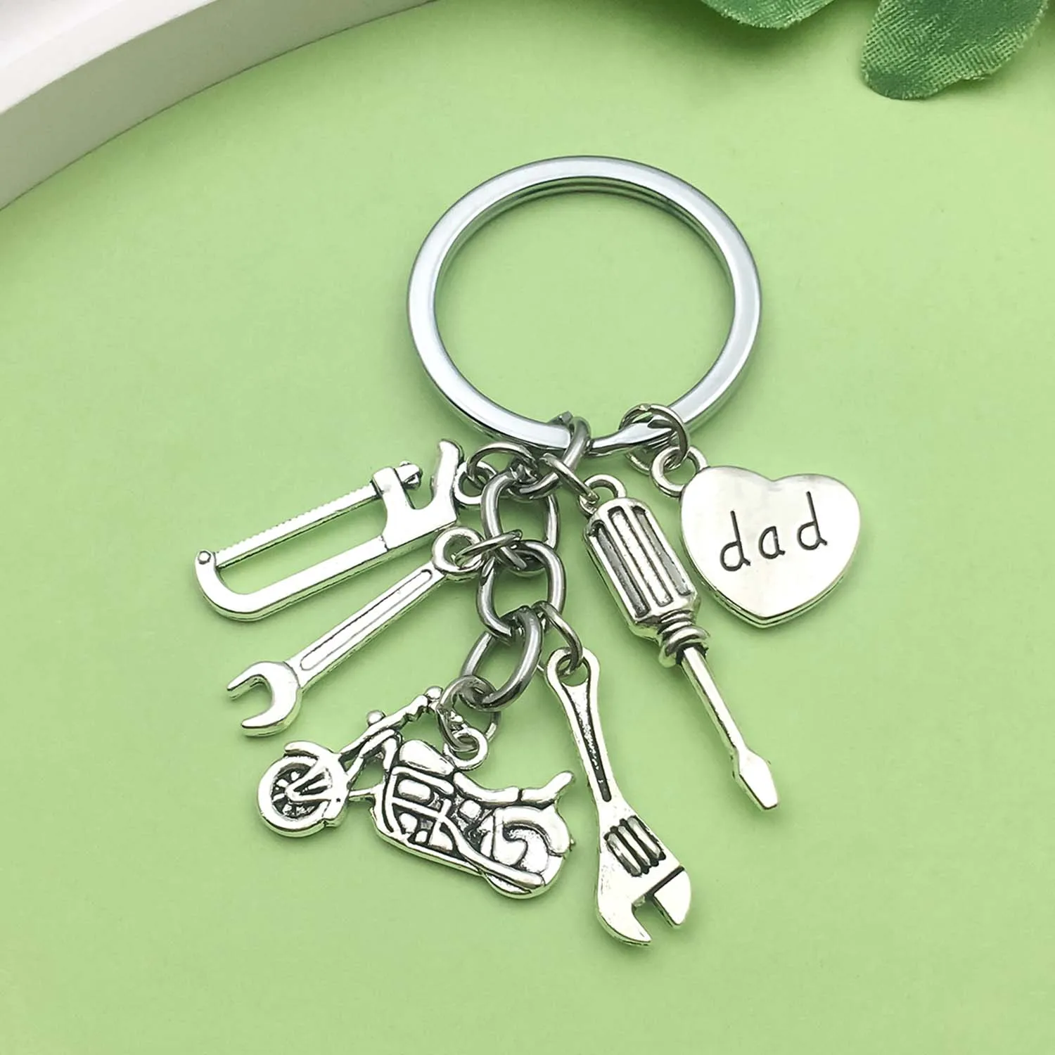 قطعة سلسلة المفاتيح أداة فضية العتيقة ، سبائك المطرقة مفك وجع حلقة رئيسية