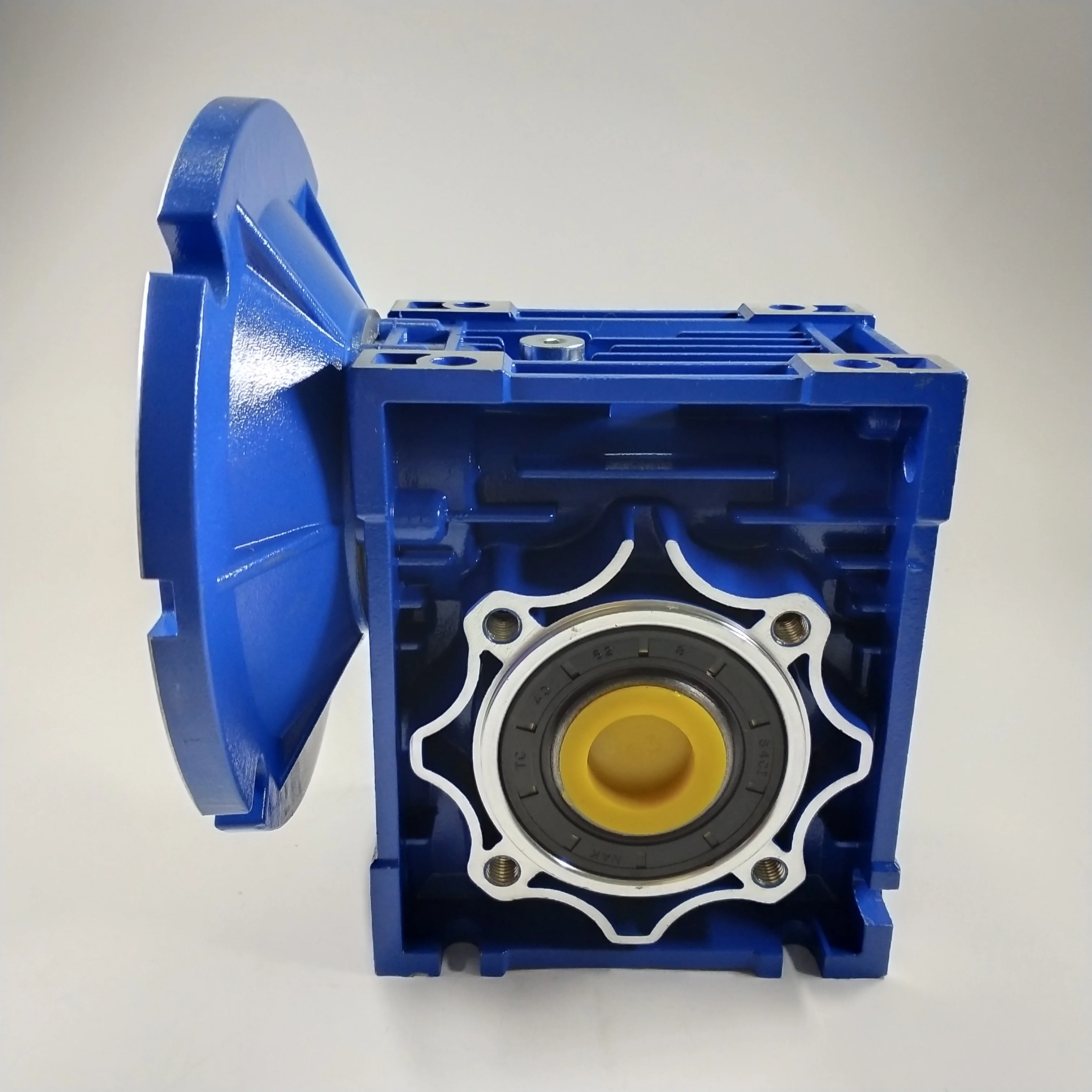 NMRV050 Worm Gear Reducer Ratio 7.5:1-100:1 Motor Frame 56C 5/8 Input Bore Right Angle Gearbox for NEMA C-Face Electric Motors worm geared motor
