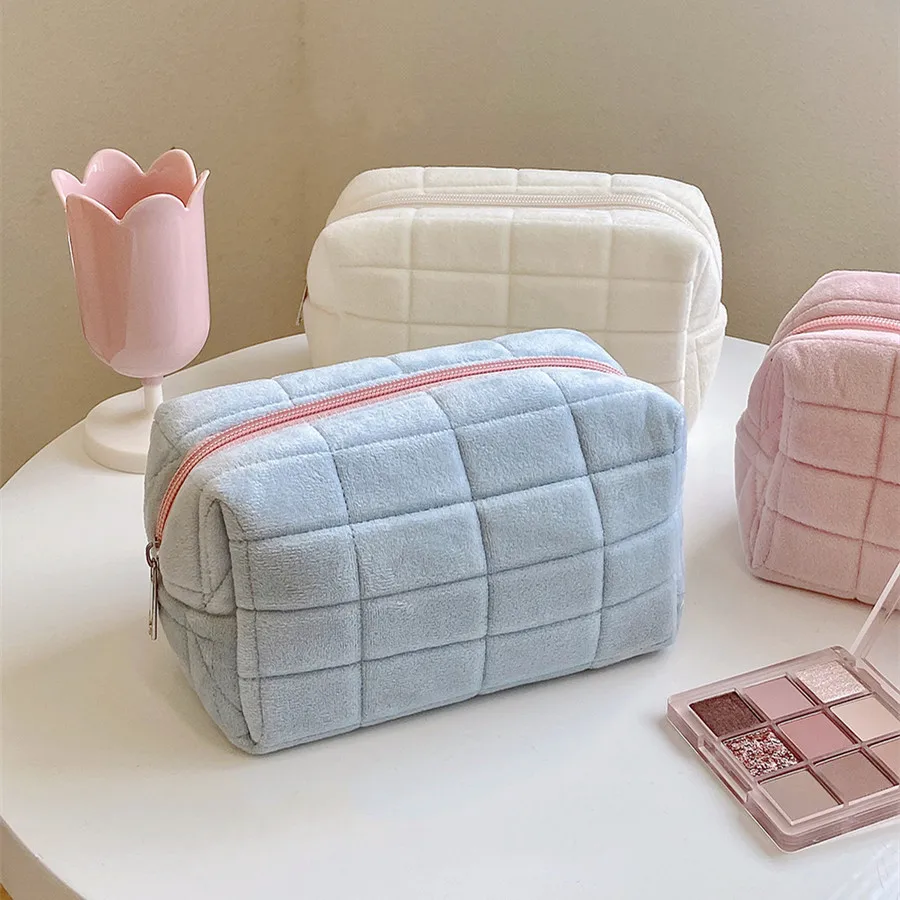 Makeup Organizer Cosmetic Bag Pencil Case Cosmetic Storage Bag Toiletry Bag Makeup Bag Cosmetic Case Cute Plush Cosmetic Lipstick Brush Storage Bag Pencil Case Women Girls Makeup Handbags Wallet Organizer Pouch Pen Bag Pencilcase