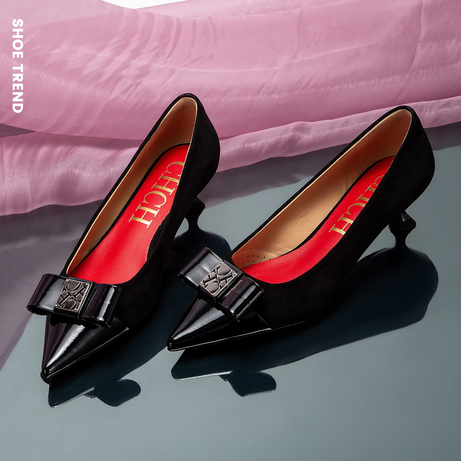 أحذية نسائية جديدة بتصميم كلاسيكي قديم، تتميز بمقد...